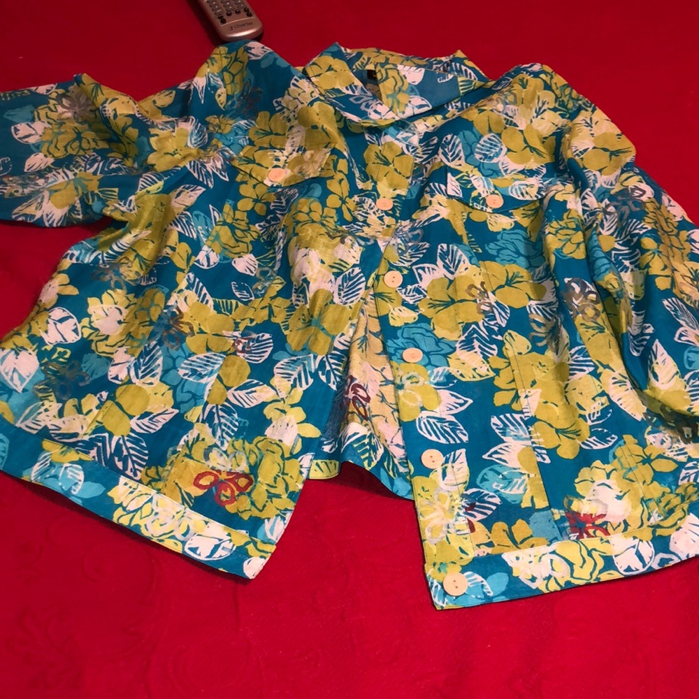 Cute button up blouse or jacket